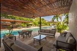 Modern 3BR Playacar | Huge Pool | Gym | Sleeps 8