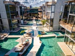 Stunning 2BR Penthouse w. Private Roof, Pool & BBQ