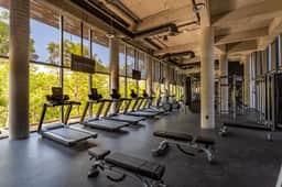 Luxe 2 BR King Suite | Gym | Coworking | Cenote