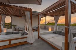 Luxe 2 BR King Suite | Gym | Coworking | Cenote