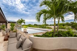 Luxe 4BR Playacar | Huge Pool | Gym | Sleeps 10
