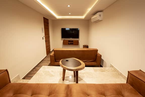 Luxe 2BR | Rooftop Pool | Gym | Coworking | Cinema