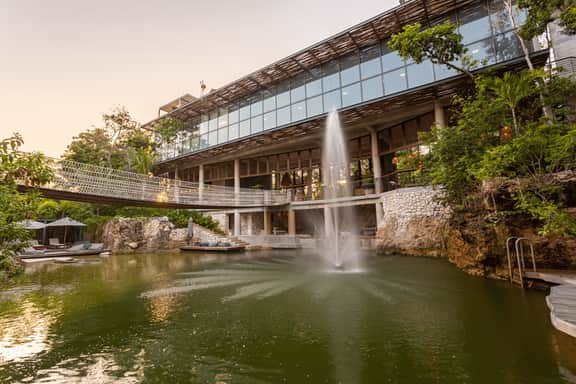Luxe Swim Up Loft | Gym | Coworking | Cenote